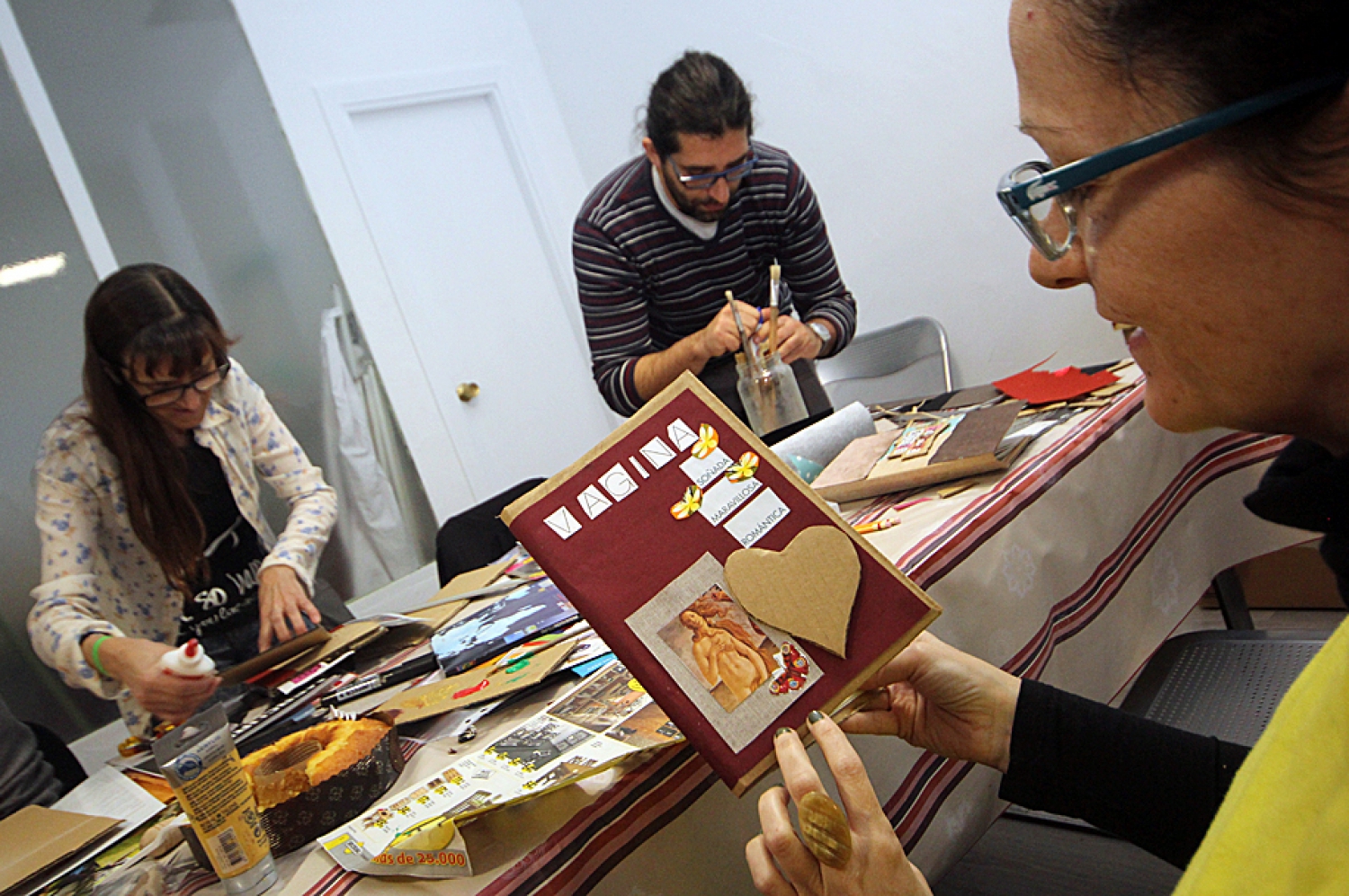 Taller de edición de libros cartoneros